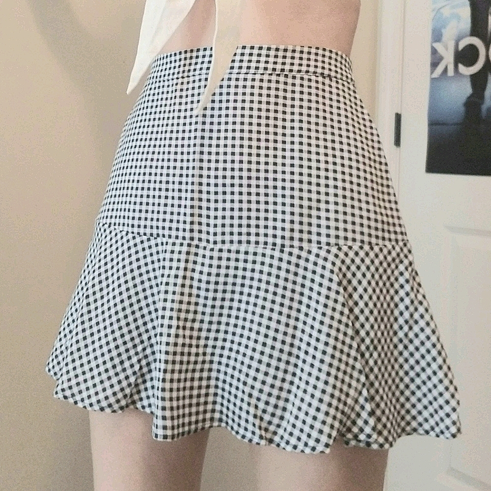 Hollister Black & White Flounce Skirt NWT